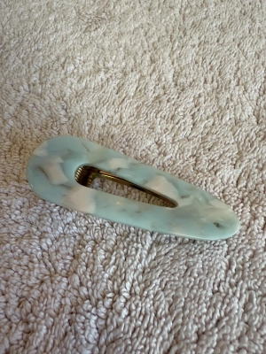 Barrette