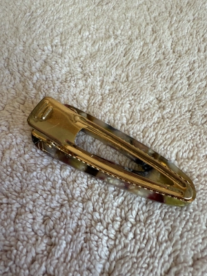 Barrette