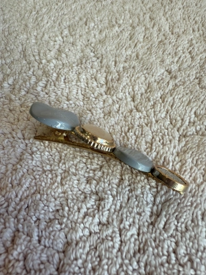 Barrette