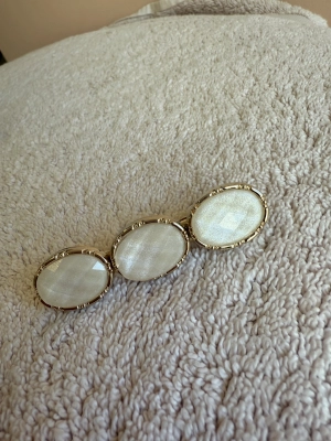Barrette